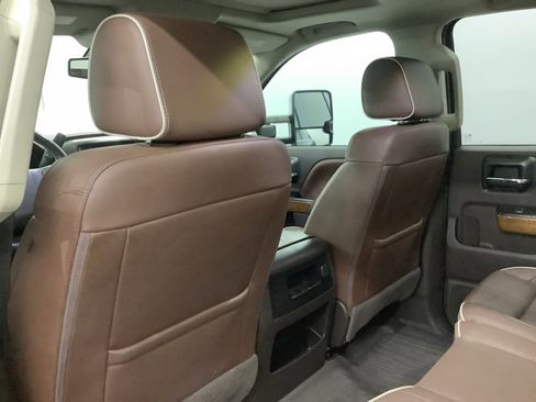 Used 2019 Chevrolet Silverado 3500 High Country w/ Duramax Plus Package image 8