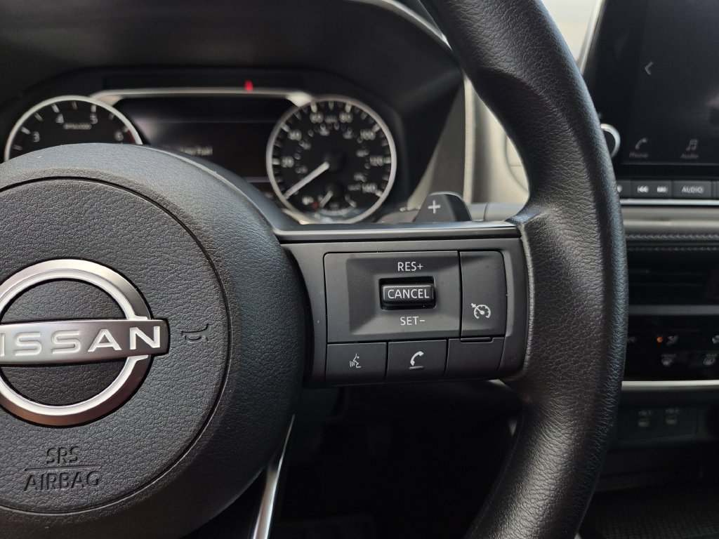 Used 2024 Nissan Rogue S FWD image 23