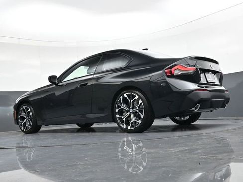 Used 2025 BMW 230i xDrive Coupe w/ Premium Package image 30