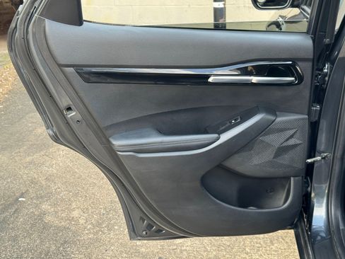 Used 2021 Kia Seltos S FWD image 35