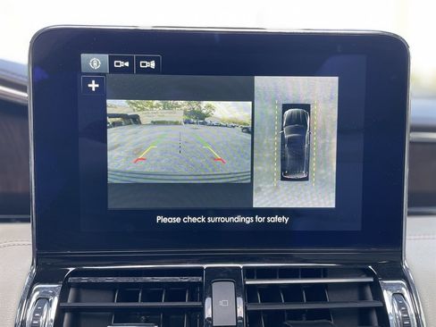 Used 2018 Lincoln Navigator L Select w/ Technology Package image 32