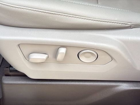 Used 2025 GMC Sierra 1500 SLT w/ SLT Premium Plus Package image 10