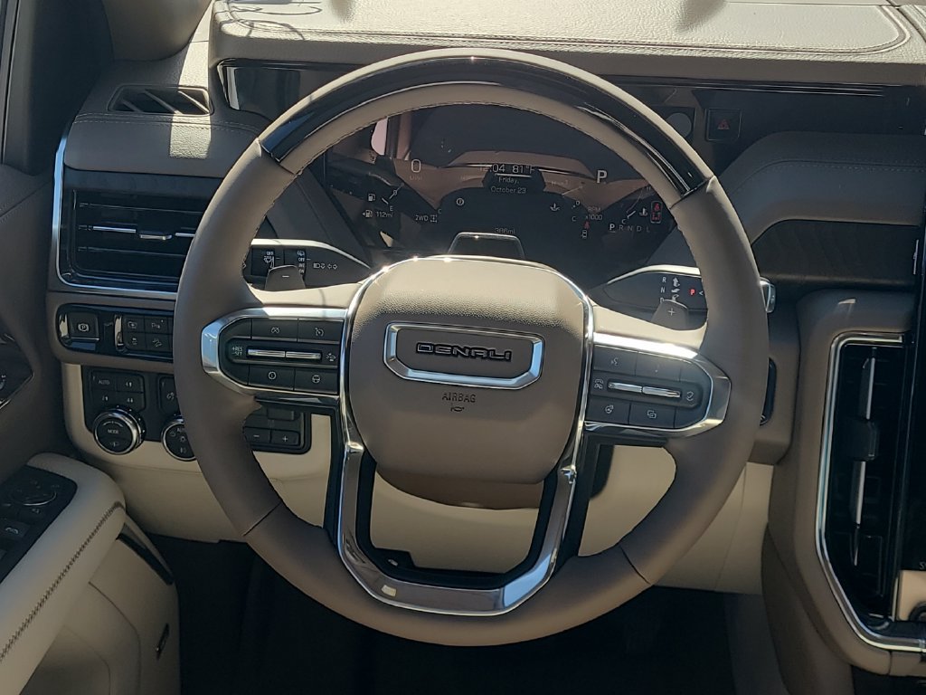New 2026 GMC Yukon Denali w/ Denali Reserve Package AWD/4WD image 12