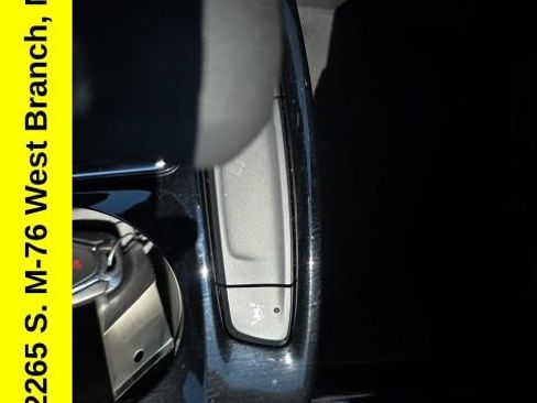 Used 2025 Chevrolet Trax LT FWD image 20