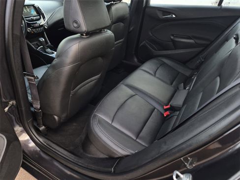 Used 2017 Chevrolet Cruze Premier image 13