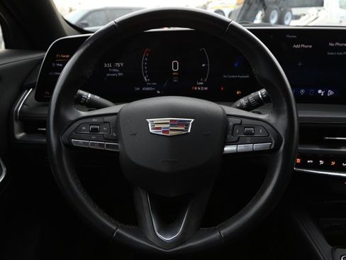 Used 2024 Cadillac XT4 Premium Luxury image 11
