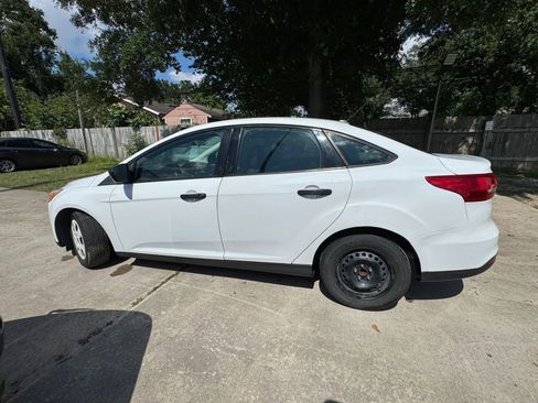 Used 2018 Ford Focus S FWD image 9