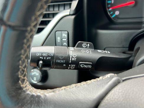 Used 2019 Chevrolet Suburban LT image 19