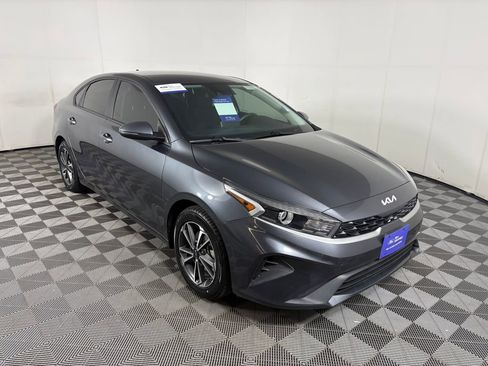 Used 2023 Kia Forte LXS w/ LXS Technology Package image 1
