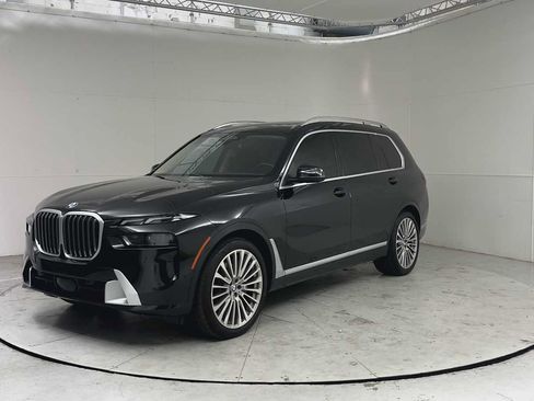 Used 2023 BMW X7 xDrive40i w/ Premium Package AWD/4WD image 5