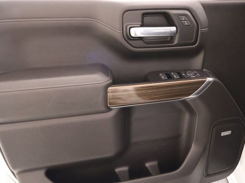 Used 2021 Chevrolet Silverado 1500 LT Trail Boss w/ Convenience Package II AWD/4WD image 15