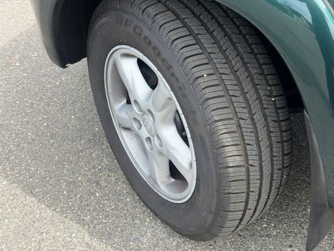 Used 2002 Toyota RAV4 4WD w/ "L" Pkg image 10