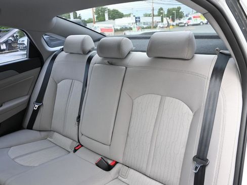 Used 2017 Hyundai Sonata SE FWD image 18