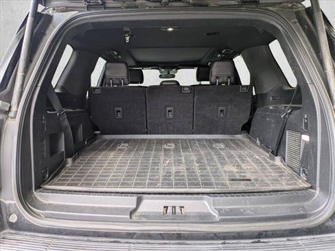 Used 2018 Ford Expedition XLT w/ Equipment Group 202A AWD/4WD image 6