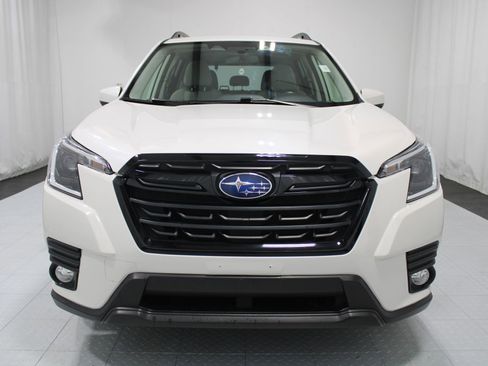 Used 2023 Subaru Forester Premium AWD/4WD image 3