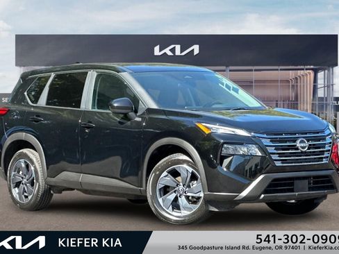 Used 2025 Nissan Rogue SV FWD image 1