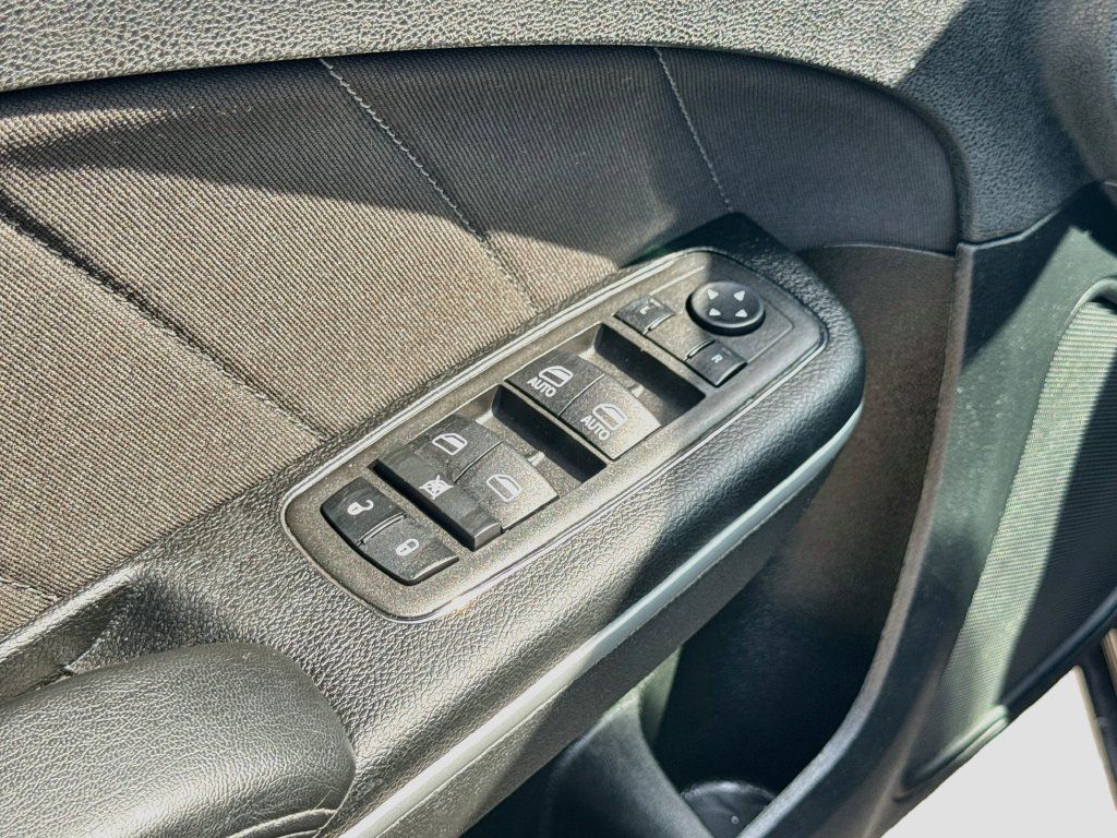 Used 2022 Dodge Charger SXT RWD image 17