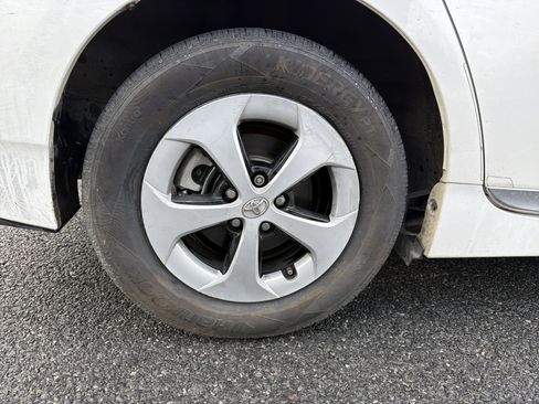 Used 2013 Toyota Prius Two image 27