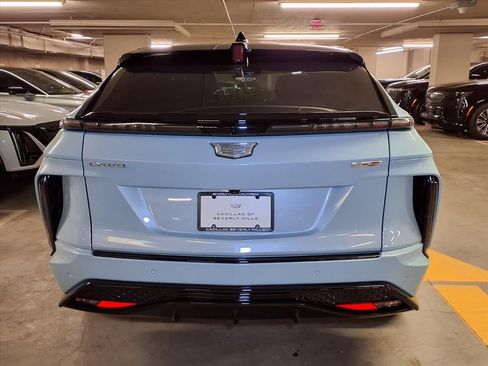 New 2026 Cadillac Lyriq V image 9