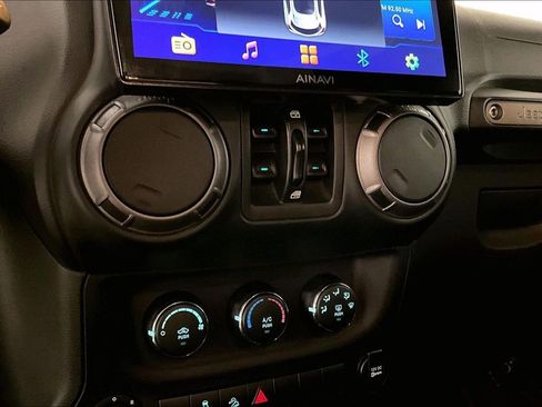 Used 2018 Jeep Wrangler Unlimited Sport S image 15