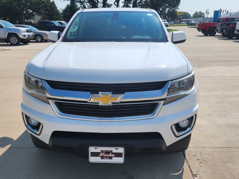 Used 2018 Chevrolet Colorado LT w/ LT Convenience Package AWD/4WD image 2