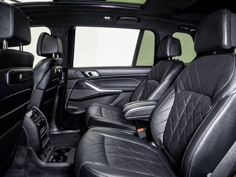 Used 2024 BMW X7 xDrive40i w/ M Sport Package image 17