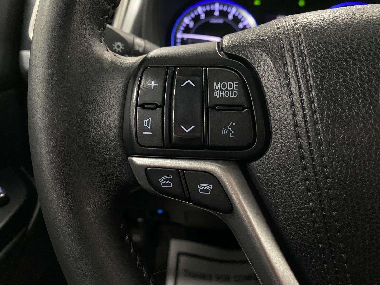 Used 2015 Toyota Highlander XLE AWD/4WD image 16