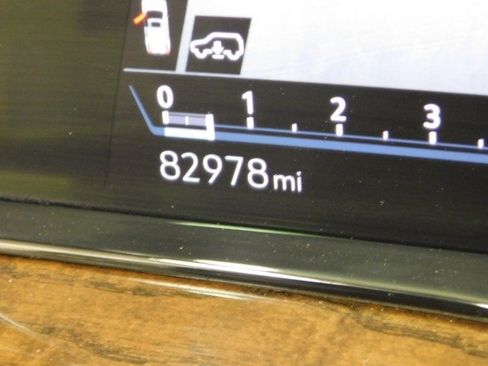 Used 2021 Cadillac Escalade ESV Sport Platinum w/ Heavy-Duty Trailer Package image 34