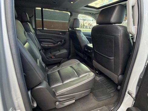 Used 2020 Chevrolet Suburban LT image 10