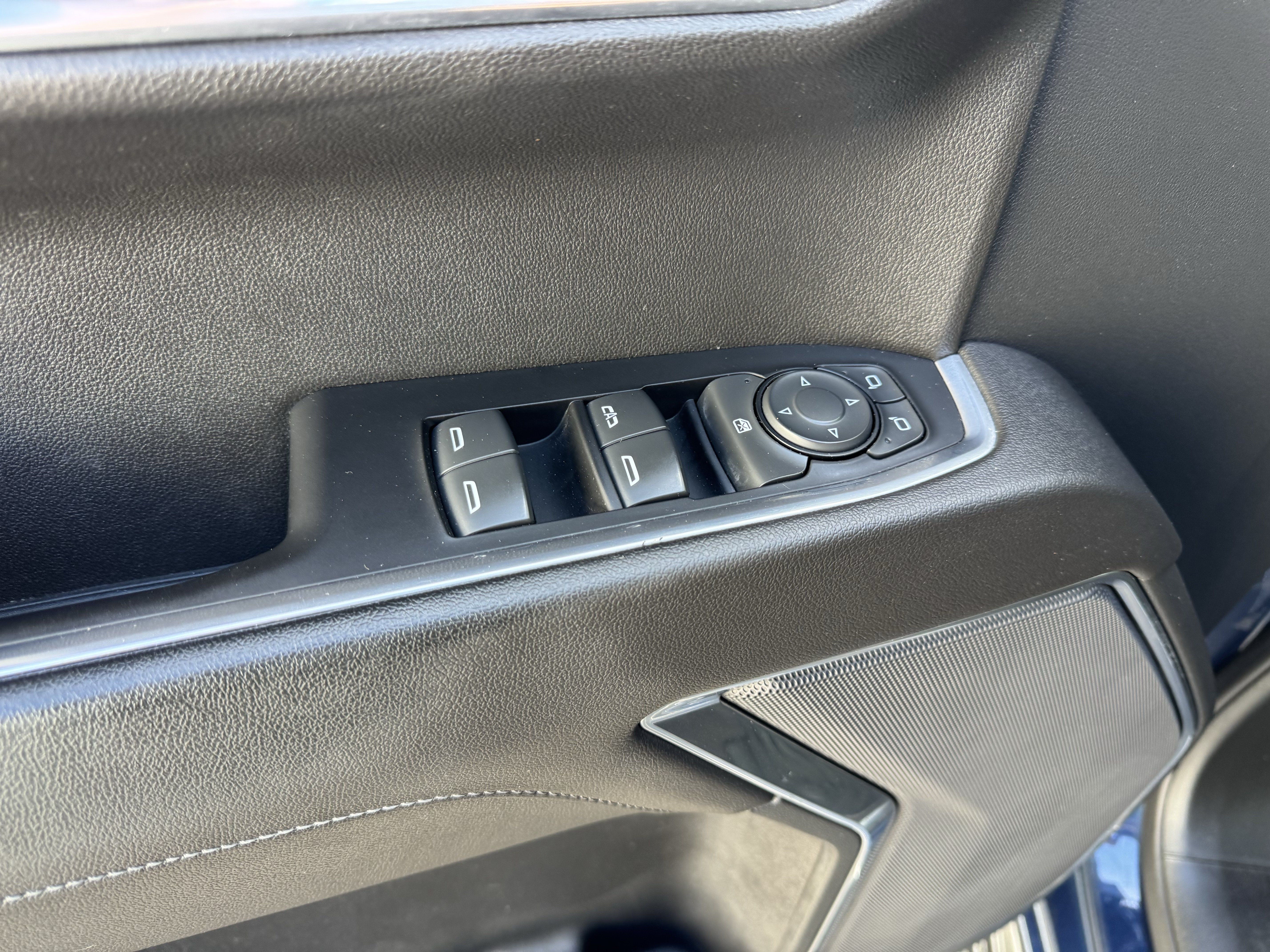 Certified 2022 Chevrolet Silverado 1500 LT w/ Safety Package AWD/4WD image 11