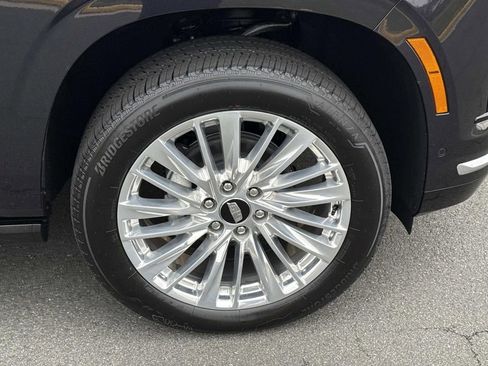 New 2026 Cadillac Escalade Luxury w/ LPO, Floor Liner Package image 7