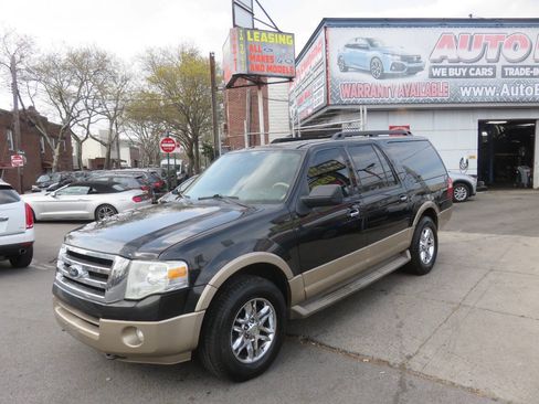 Used 2014 Ford Expedition EL XLT w/ Equipment Group 202A AWD/4WD image 2