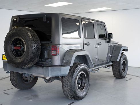 Used 2014 Jeep Wrangler Unlimited Rubicon w/ Connectivity Group AWD/4WD image 7