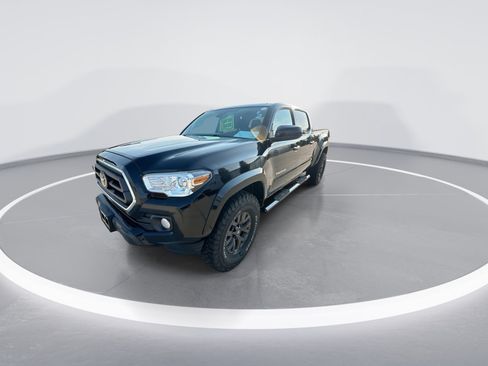 Used 2020 Toyota Tacoma SR5 AWD/4WD image 4