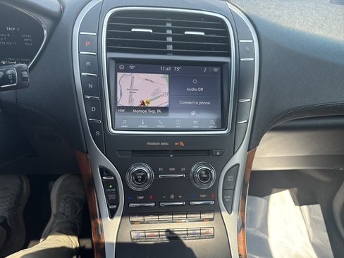 Used 2020 Lincoln Nautilus Reserve AWD/4WD image 25