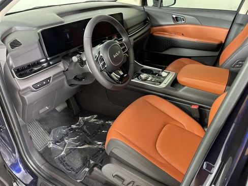 New 2026 Kia Carnival EX FWD image 16