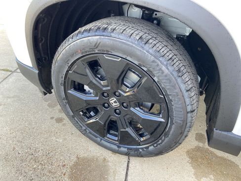 New 2026 Honda Pilot Black Edition image 24