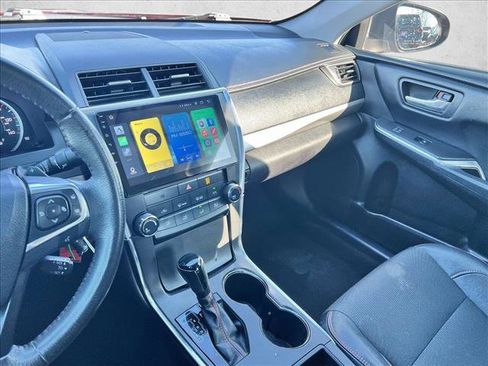 Used 2017 Toyota Camry SE image 15