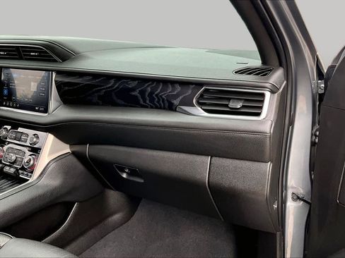 Used 2021 GMC Yukon Denali w/ Denali Premium Package RWD image 19