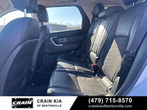 Used 2019 Land Rover Discovery Sport SE image 32