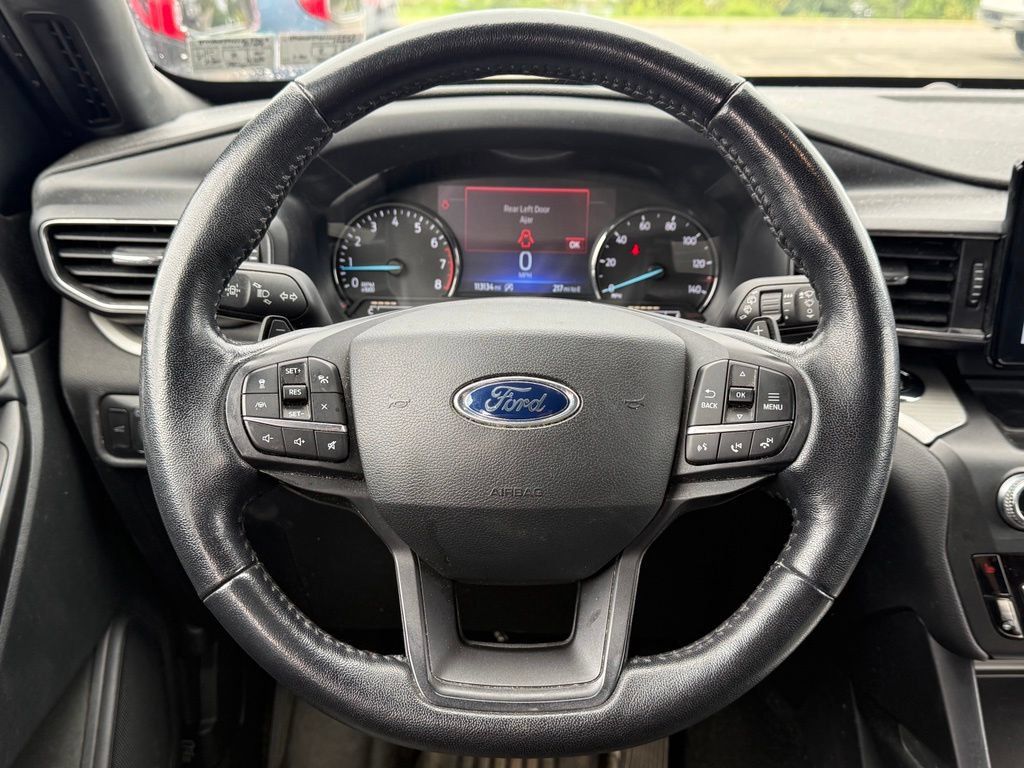 Used 2020 Ford Explorer XLT w/ Equipment Group 202A AWD/4WD image 9