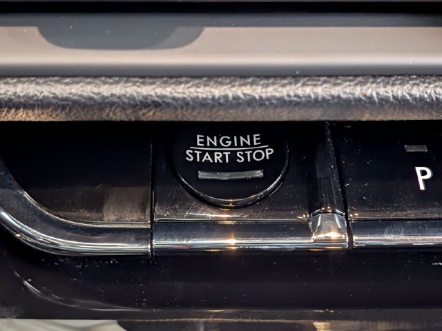 Certified 2025 Lincoln Corsair AWD w/ Equipment Group 101A image 24
