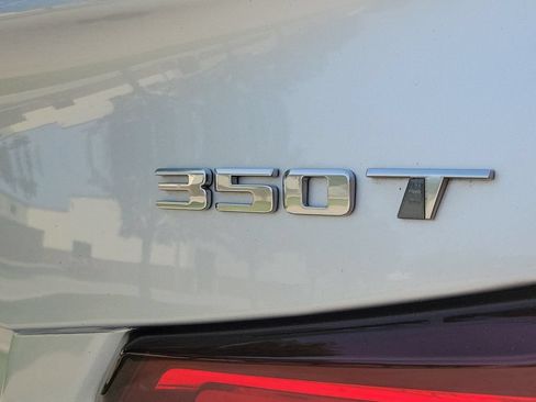 Certified 2022 Cadillac XT4 Luxury w/ Cold Weather Package FWD image 6