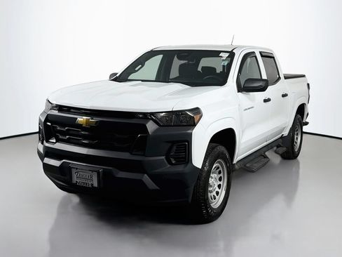 Used 2024 Chevrolet Colorado W/T w/ WT Convenience Package II RWD image 3