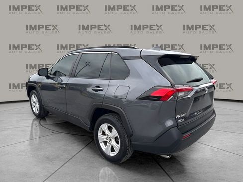 Used 2019 Toyota RAV4 XLE w/ Convenience Package AWD/4WD image 3