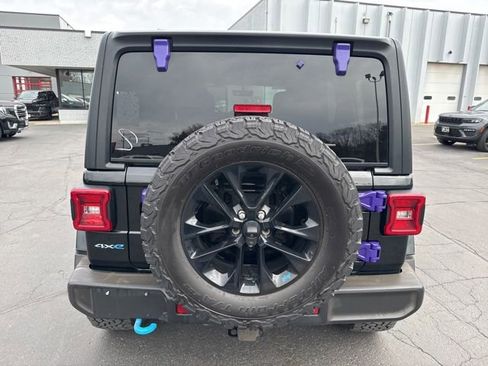 Used 2023 Jeep Wrangler Unlimited Sahara w/ Cold Weather Group image 9