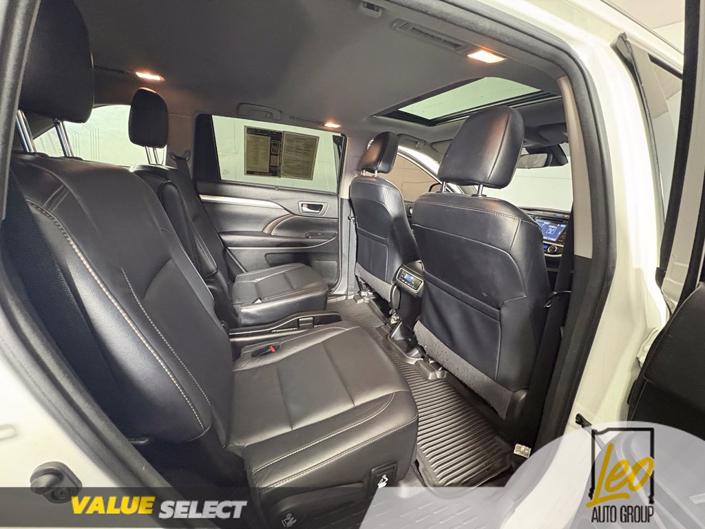 Used 2018 Toyota Highlander XLE AWD/4WD image 9