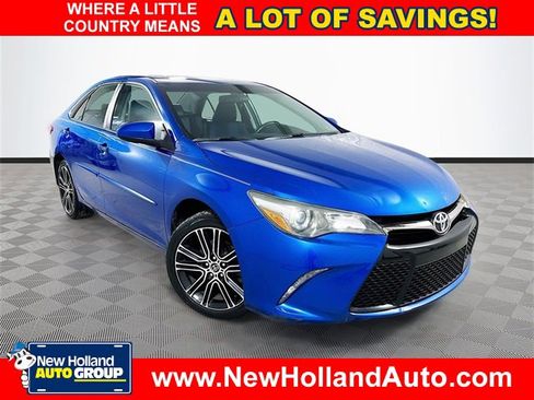 Used 2016 Toyota Camry SE image 1