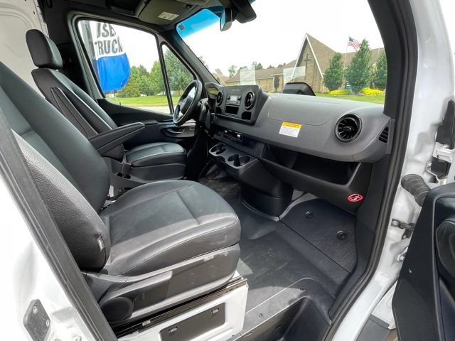 Used 2025 Mercedes-Benz Sprinter 2500 image 13