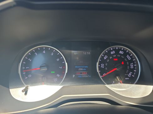 Used 2020 Toyota RAV4 LE AWD/4WD image 17